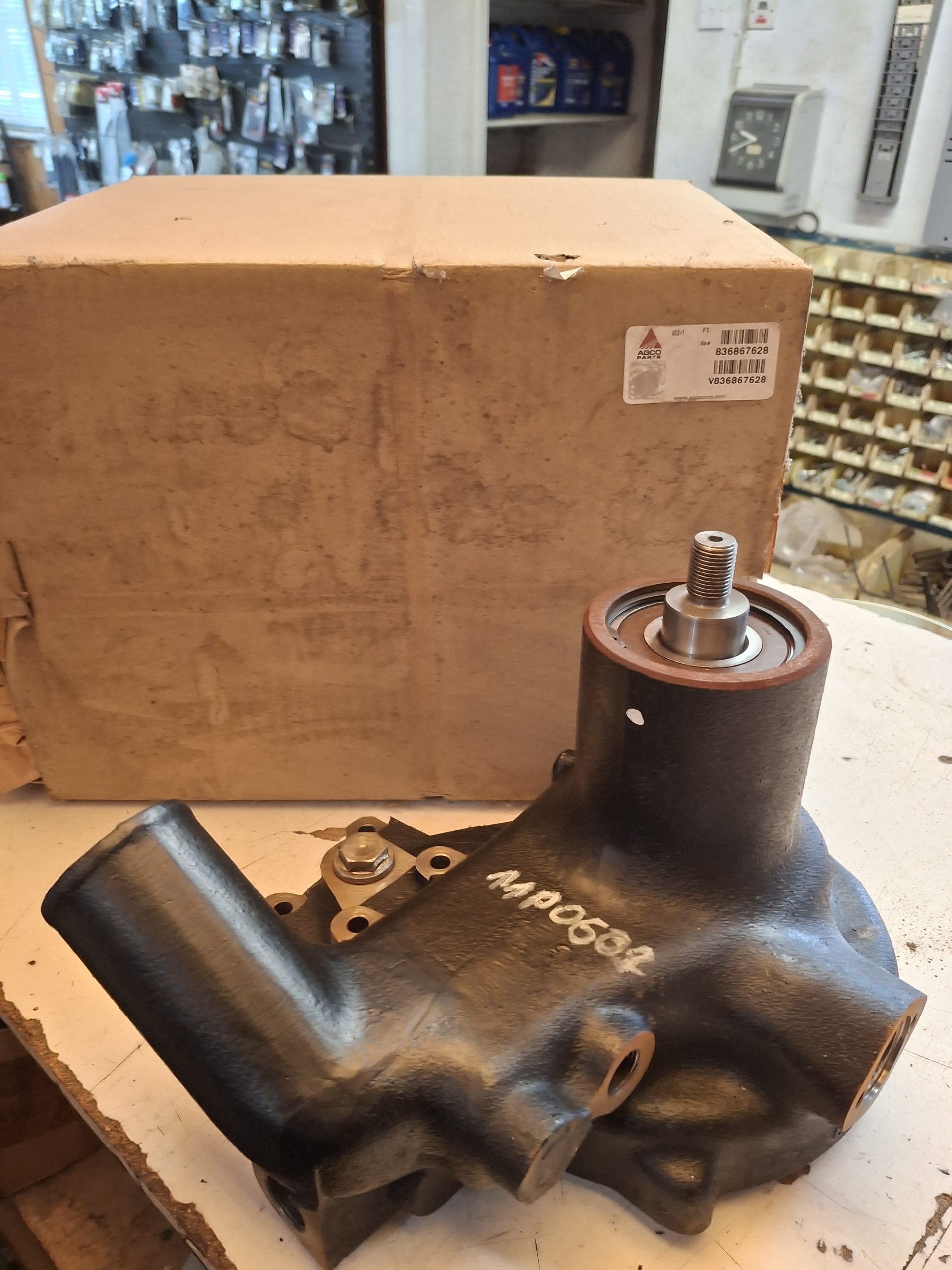 Water pump V836867628